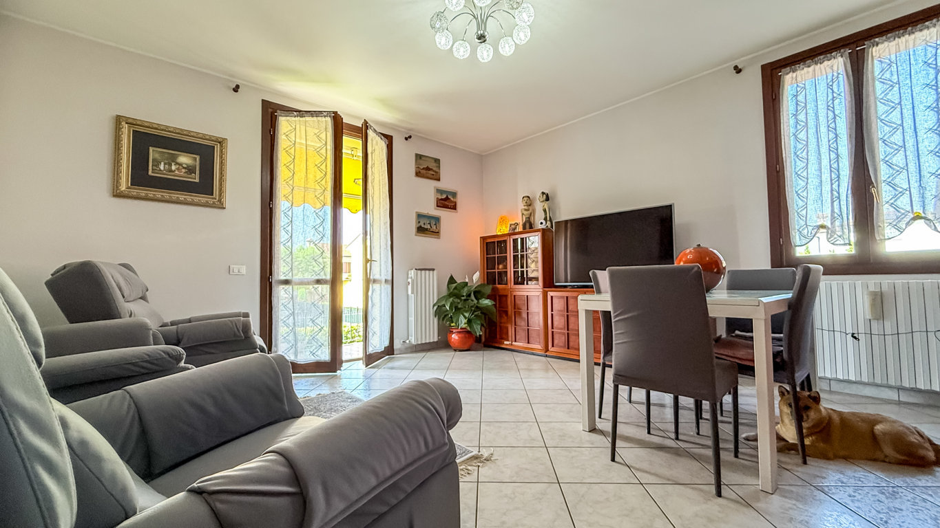 APPARTAMENTO CON GIARDINO PRIVATO E GARAGE DOPPIO