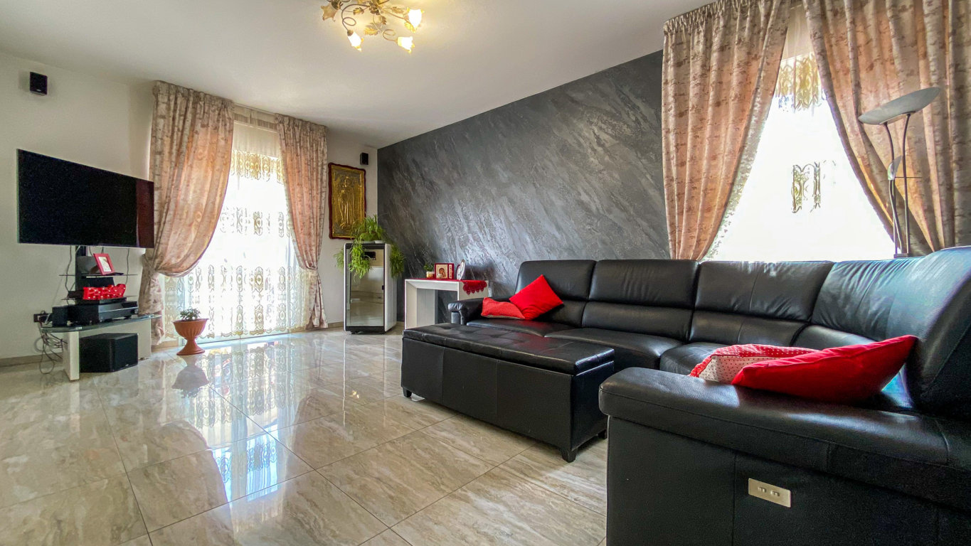 APPARTAMENTO IN CENTRO COMPLETAMENTE RISTRUTTURATO