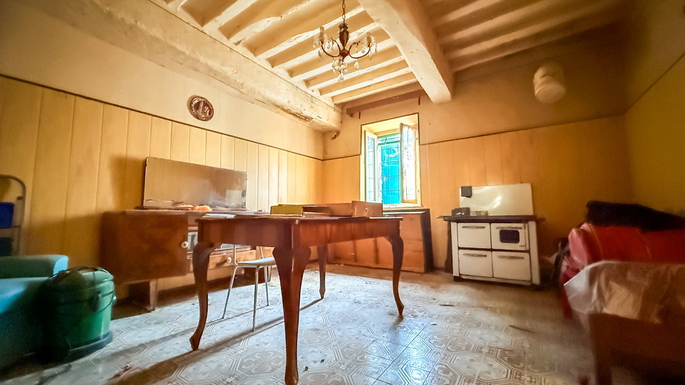 CASA INDIPENDENTE DA RISTRUTTURARE IN BRUGNOLO